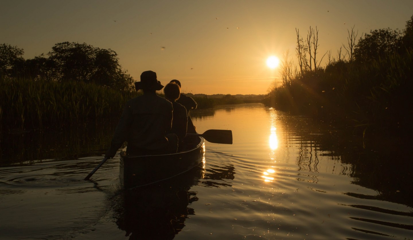 Die Abendstimmung auf dem Fluss im Kanu erleben, © Angelika Reifarth