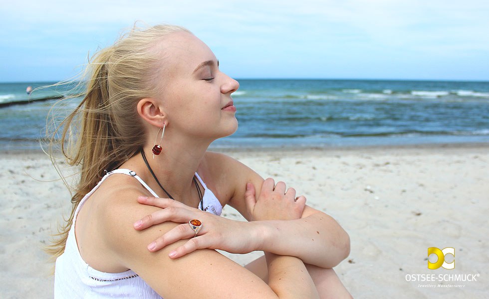 Bernstein-Ohrschmuck-Ring, © Schaumanufaktur Ostsee Schmuck