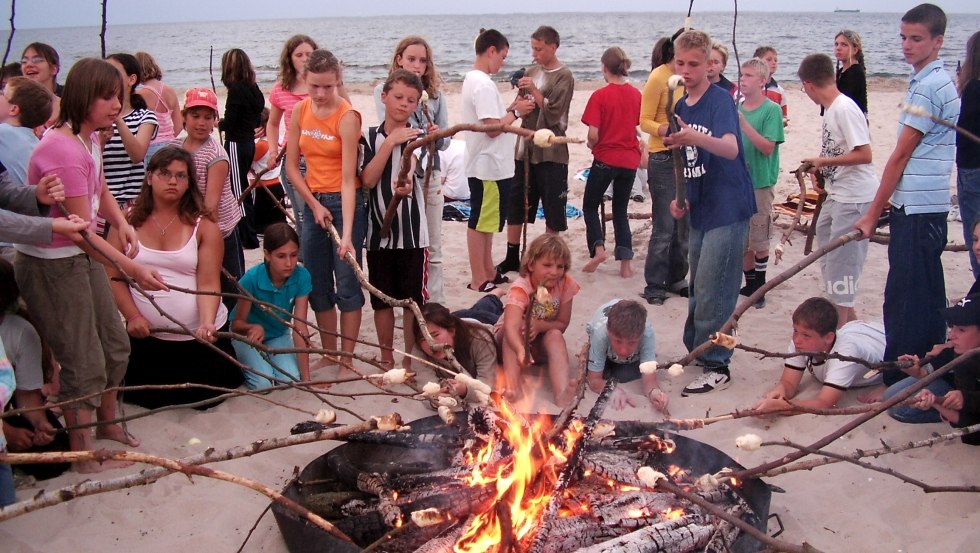 Feuerschale am Strand von Ahlbeck, © Sportjugend Berlin