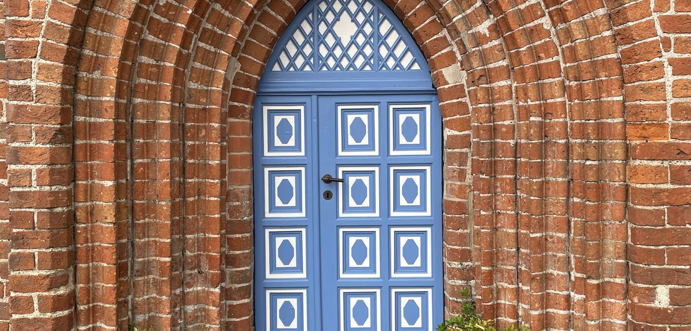 Tor Kirche Saal, © Südliche Boddenküste