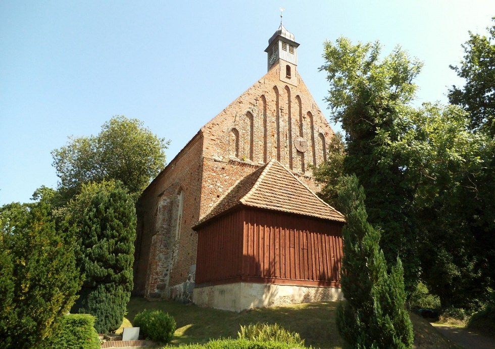 Blick auf die Kirche Gustow, © Tourismuszentrale Rügen