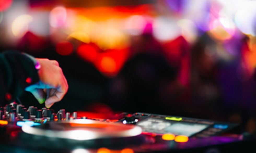 DJ Night, © Adobe Stock/ Marko Novkow