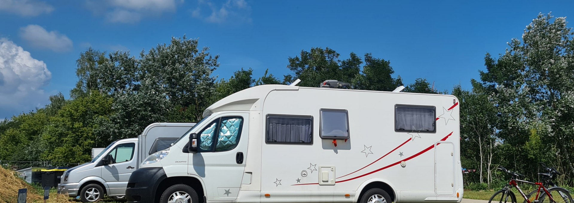 Wohnmobilstellplatz direkt in der Nähe der Marina Müritz, © KUHNLE-TOURS