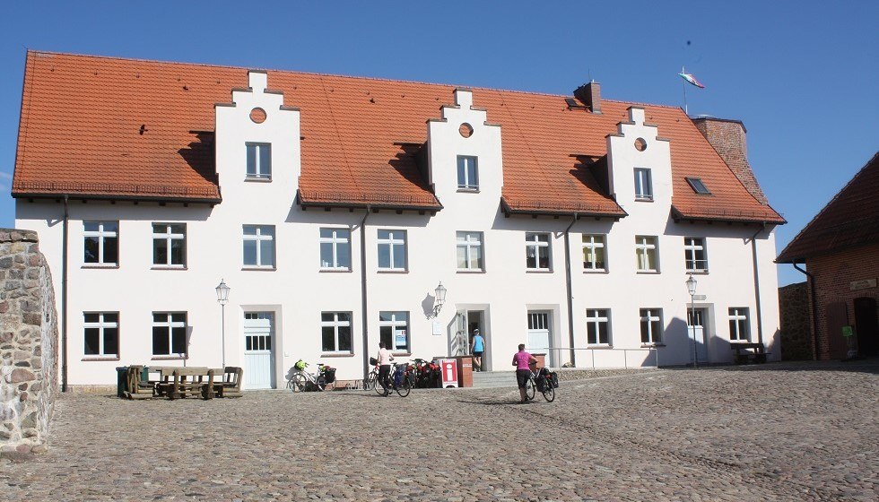 Burganlage mit Touristinformation, Fangelturm, Heimatstube und Fischereiausstellung, © Mecklenburgische Kleinseenplatte Touristik GmbH