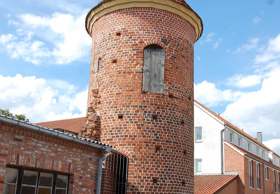 Der als Hungerturm bekannte Bau befindet sich in der Wallstraße., © Gabriele Skorupski