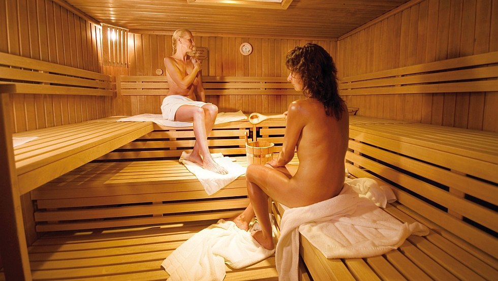 Die Sauna in der 300 qm großen Wellnessanlage, © Regenbogen AG