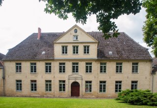 Das Hauptgebäude frontal fotografiert., © Frank Burger