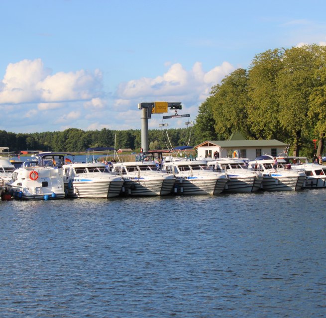 Bootsverleih & Yachtcharter Halbeck in Rheinsberg, © Reederei Halbeck