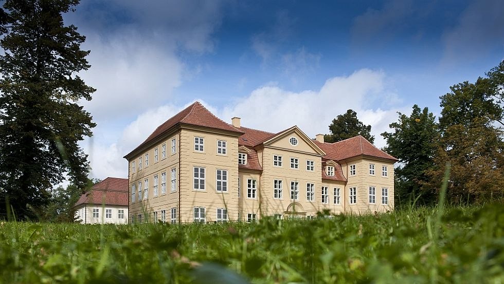 Das Schloss Mirow in der Mecklenburgischen Seenplatte öffnete im Juni 2014 nach aufwendigen Sanierungsarbeiten seine Tore für Besucher, © Jörn Lehmann