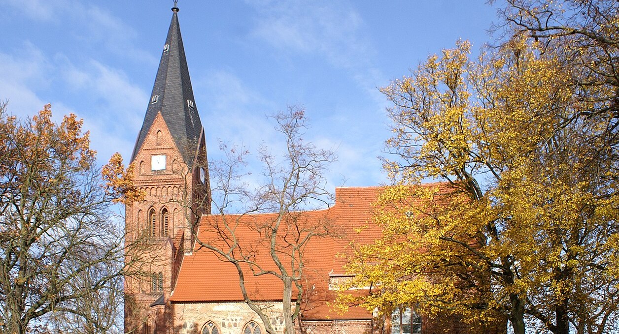 St.-Bartholomäuskirche Damgarten von außen, © Erell