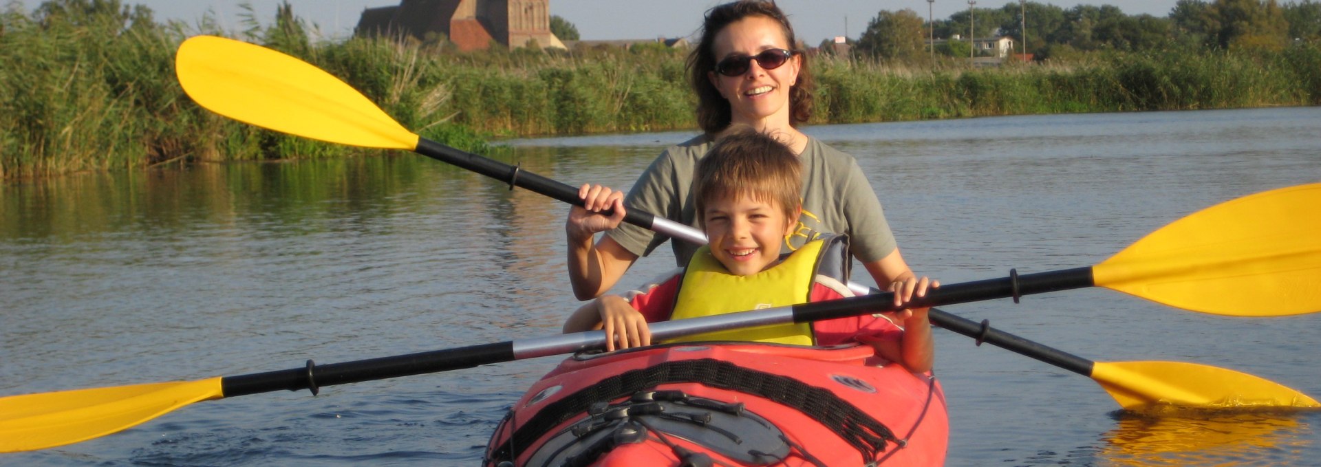 Paddeln auf der Peene ist kinderleicht, da es kaum Strömung und keine Wehre oder Staustufen gibt., © Abenteuer Flusslandschaft