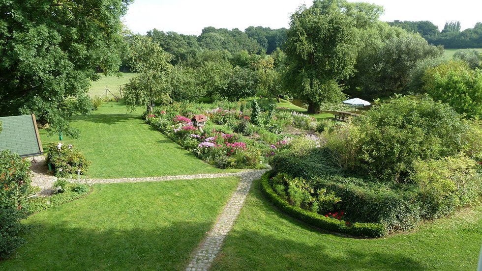 Panoramablick über großzügiges Anwesen inmitten der Mecklenburgen Schweiz, © Zacharias