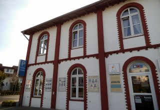 Ehemaliges Gebäude des 1. Elektrizitätswerkes in Binz., © Tourismuszentrale Rügen