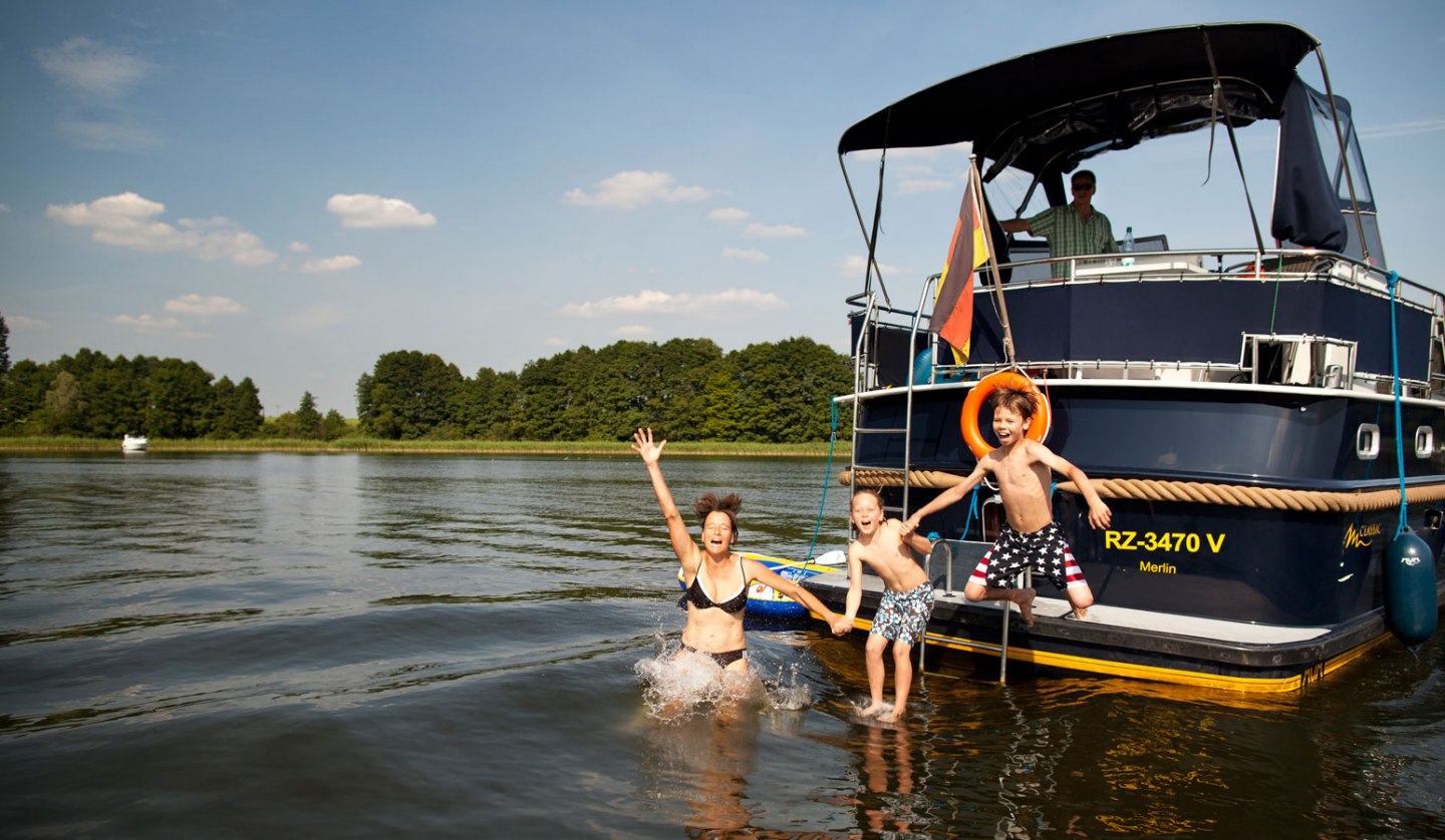 Spaß für die ganze Familie mit der "schwimmenden Ferienwohnung", © Müritz Yacht Management