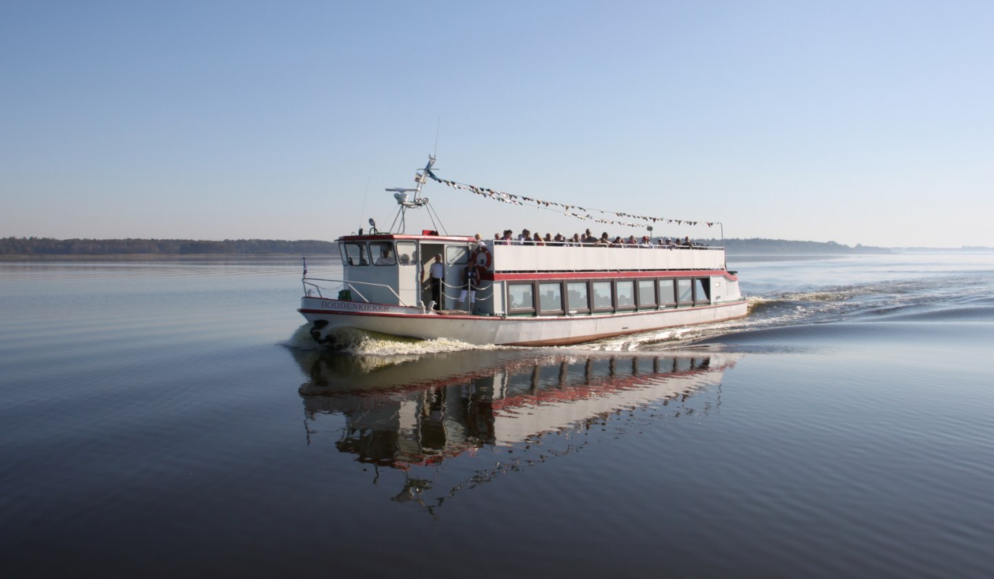 Mit der MS Boddenkieker von Ribnitz nach Dierhagen und Wustrow, © Fahrgastbetrieb Kruse u. Voß