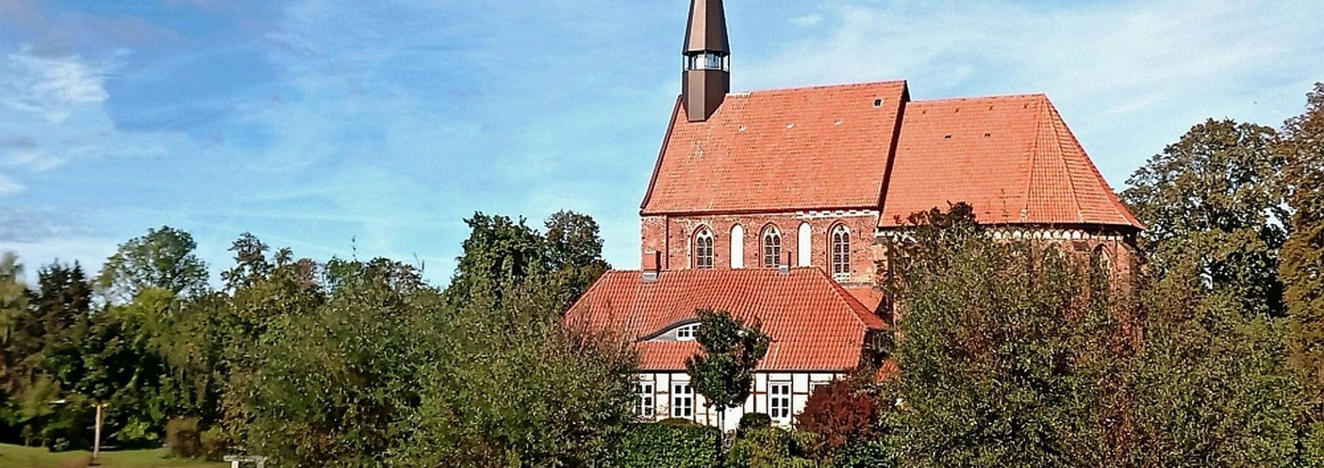 Backsteinkirche Starkow mit neuem Turm, © Backstein Geist und Garten e.V.