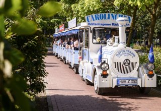 Die Bäderbahn Carolinchen ist eine beliebte Urlaubsattraktion in Boltenhagen., © Patrick Lux