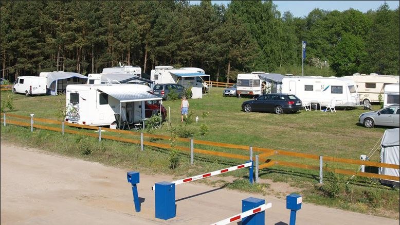 Komfortstellplätze mit direktem Strom-, Wasser- und Abwasseranschluss, © Campingpark Kamerun