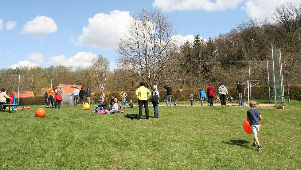 Buntes Treiben auf dem Sportplatz, © Hinterste Mühle gGmbH