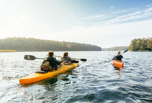 Mit dem Kanu der Natur ganz nah sein in der Mecklenburgischen Seenplatte, © TMV/Roth