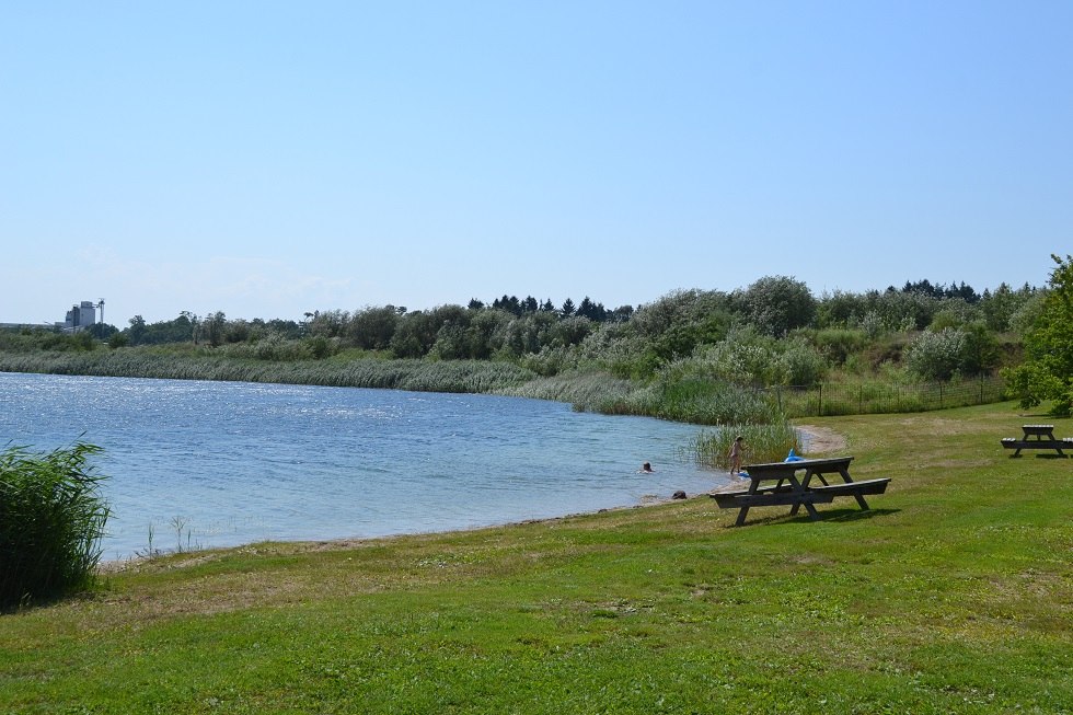 Strandbereich mit angrenzender Rasenfläche, © Lutz Werner