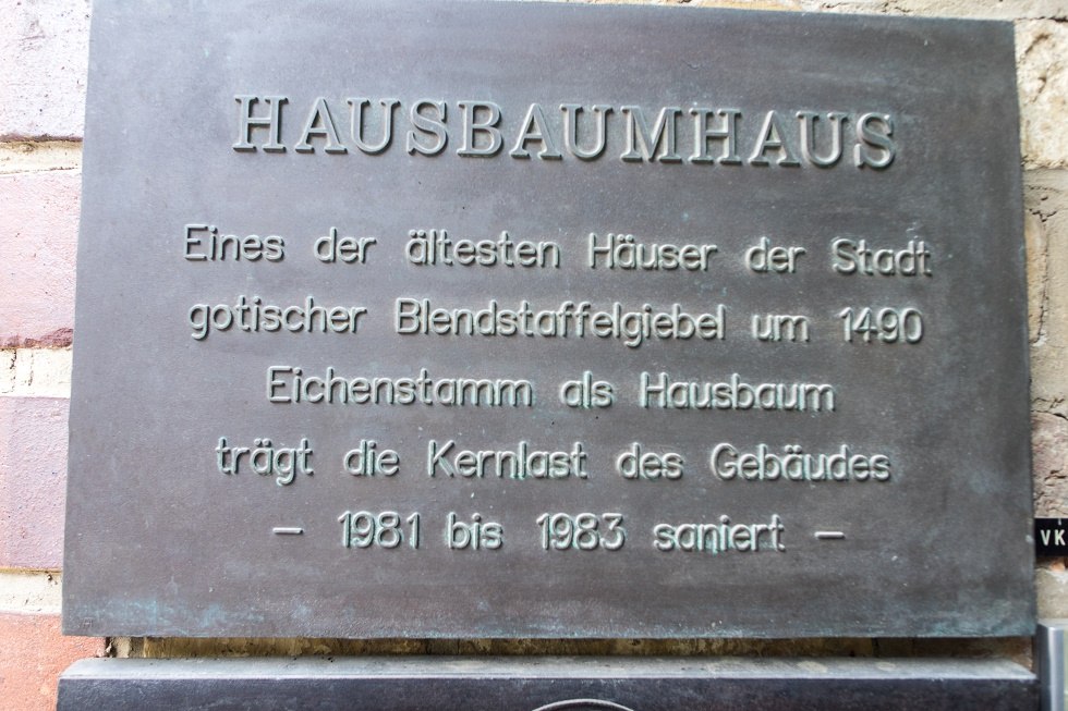 Gedenktafel am Hausbaumhaus, © Frank Burger