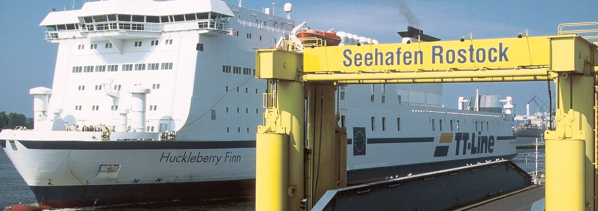 Seehafen Rostock mit Huckleberry Finn, © TT-Line