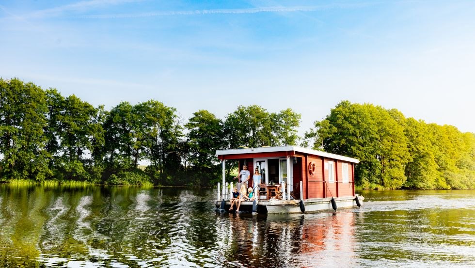 Mit dem BunBo auf dem Müritzarm in der Mecklenburgischen Seenplatte unterwegs, © TMV/Kirchgessner