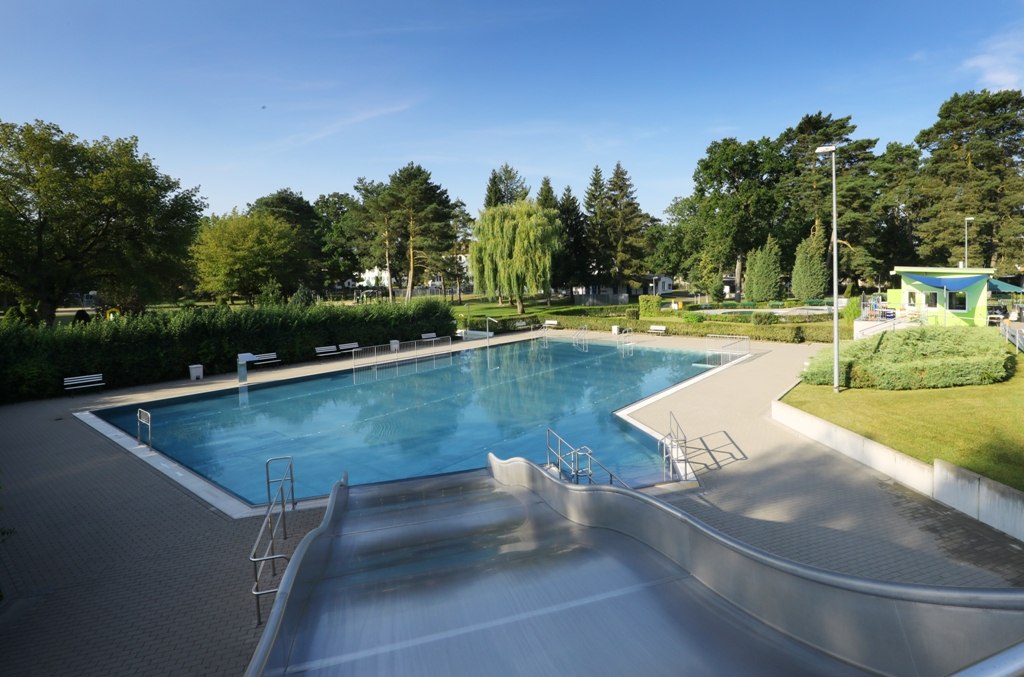 Waldbad Grabow - Freizeitbecken mit Rutsche, © TMV/Gohlke