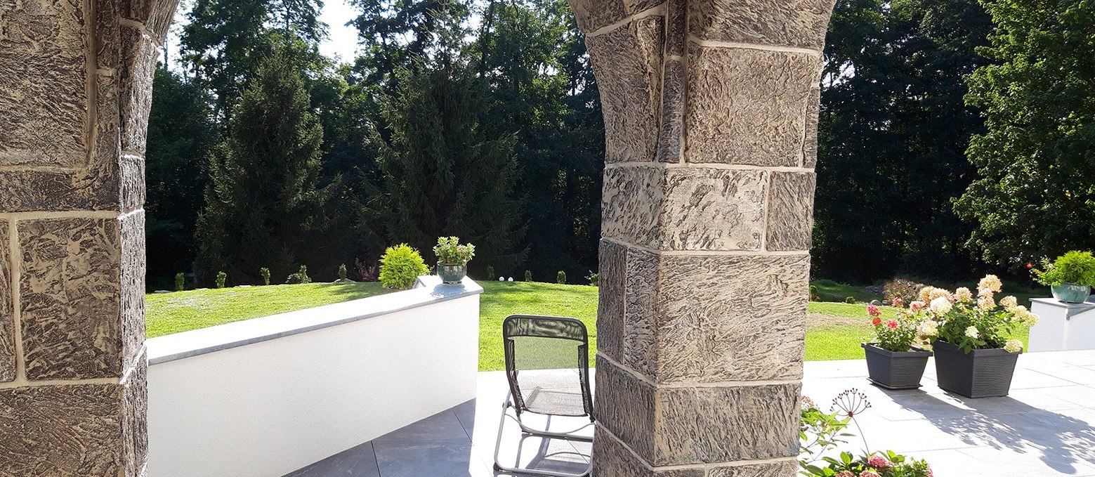 Gartenterrasse zur Parkseite im Herrenhaus Levetzow, © Herrenhaus Levetzow / Bernd Lüskow