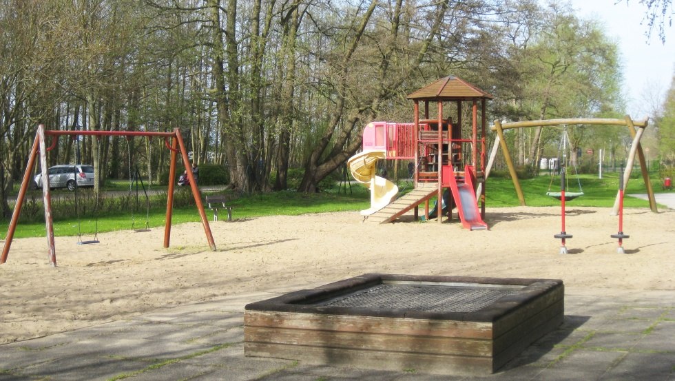 Auf dem Spielplatz im Außenbereich können unsere kleinen Gäste ausgelassen toben., © TMV