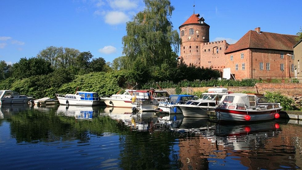 Rast an der Marina und Burg Neustadt-Glewe, © Tourismusverband Mecklenburg-Schwerin e.V.