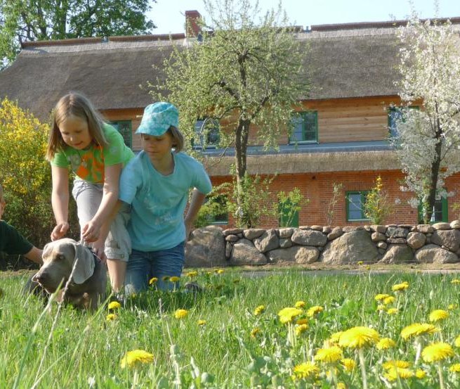 Urlaub für die ganze Familie auf dem Bauernhof, © Ostsee-Bauernhof-Hocke