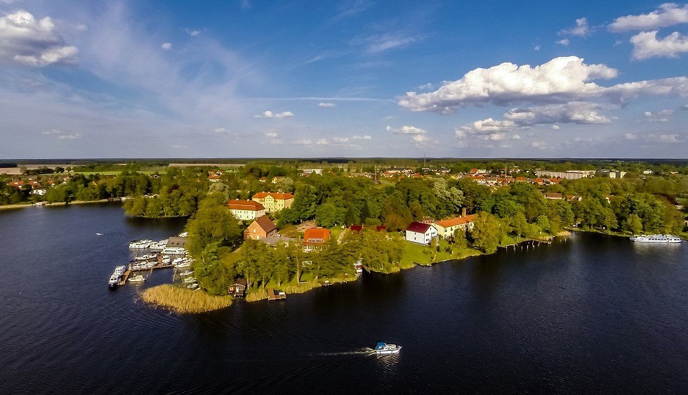 Mirower Schlossinsel aus der Vogelperspektive, © Mecklenburgische Kleinseenplatte Touristik GmbH