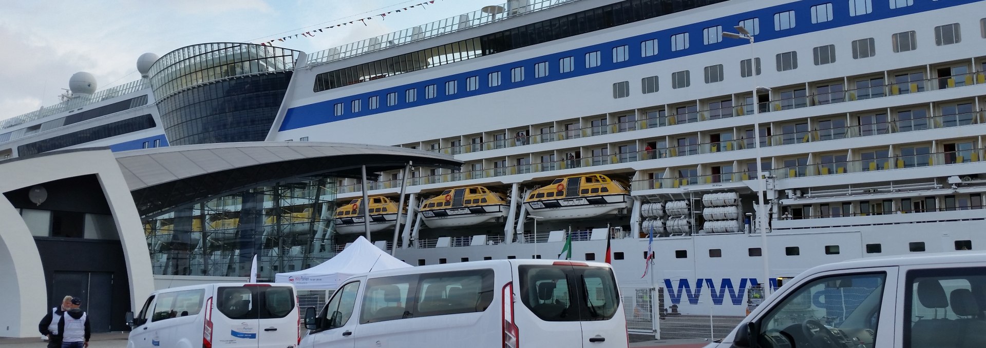 Nach der wohlverdienten Kreuzfahrt warten wir bereits am Terminal und bringen Sie zurück zum Parkgelände, © easy Parken