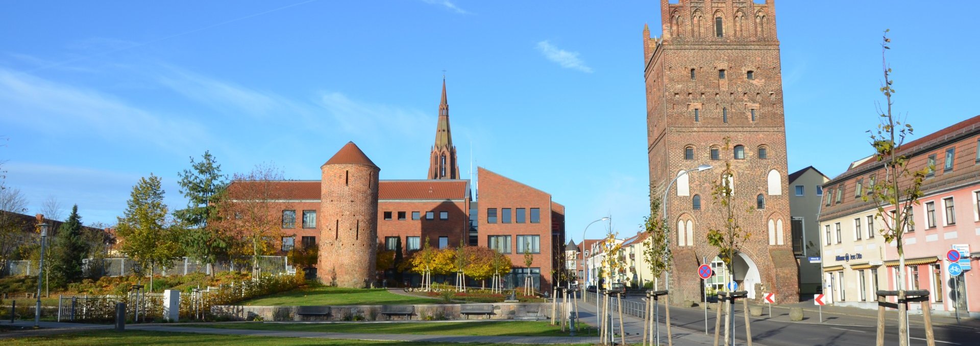 Luisenplatz mit Luisentor, © Hansestadt Demmin