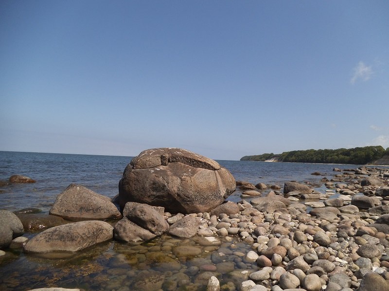 Findling Svantekahs am Strand von Ruschvitz, © H. Seelenbinder