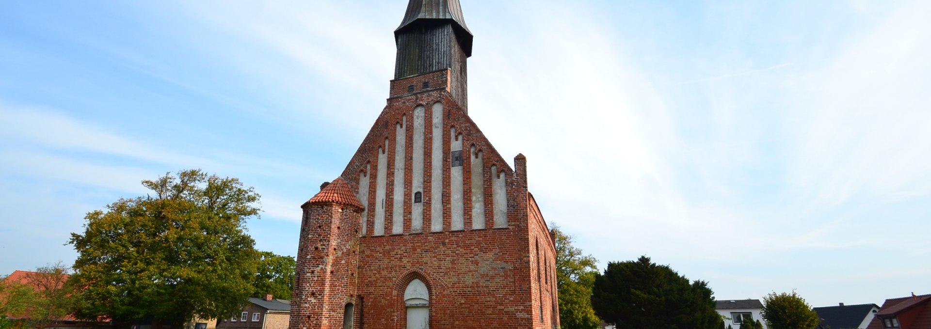 St. Johannes Kirche Schaprode mit Friedhof, © Tourismuszentrale Rügen