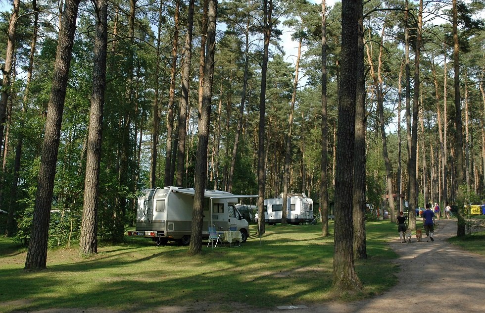 Wohnwagen, Wohnmobile und Zelte finden hier sicher den richtigen Platz. Für Wasserwanderer gibt es gesonderte Konditionen., © Haveltourist