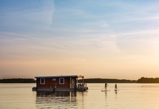 Hausbooturlaub ist Entspannung pur – inmitten wunderschöner Natur der Müritz und Mecklenburgischer Seenplatte., © TMV/Kirchgessner