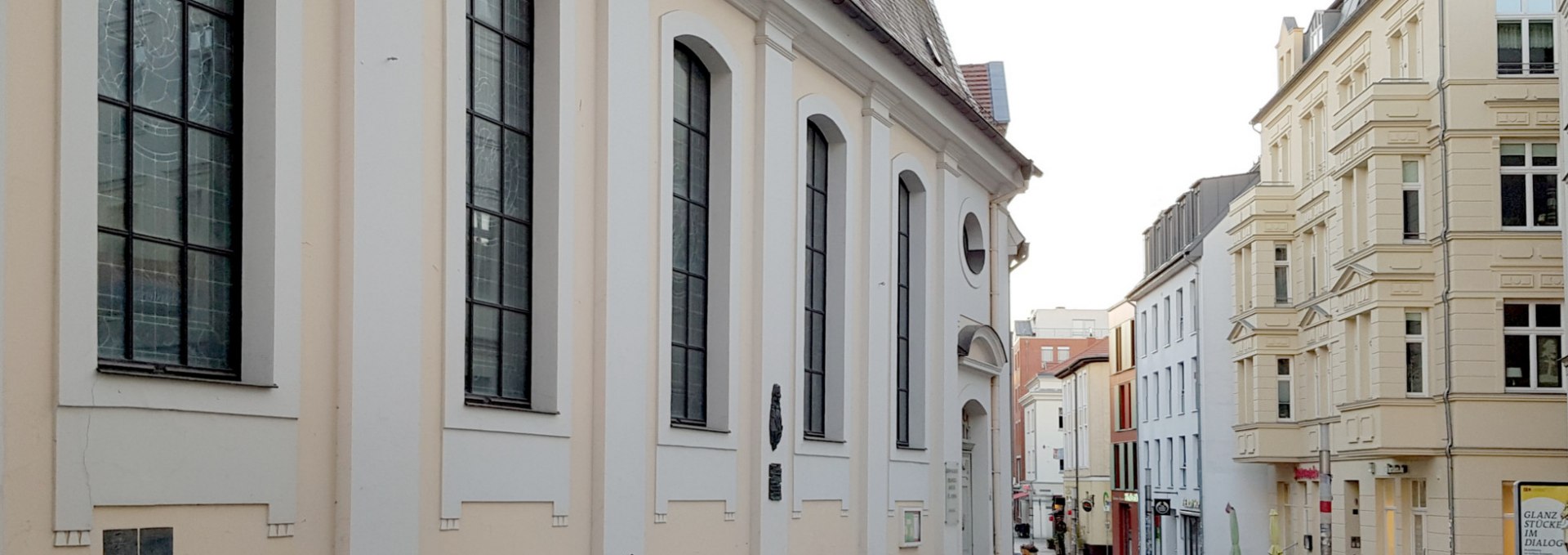 Die Fassade von St. Anna in Schwerin von der Schlossstraße gesehen., © Tourismusverband Mecklenburg-Schwerin