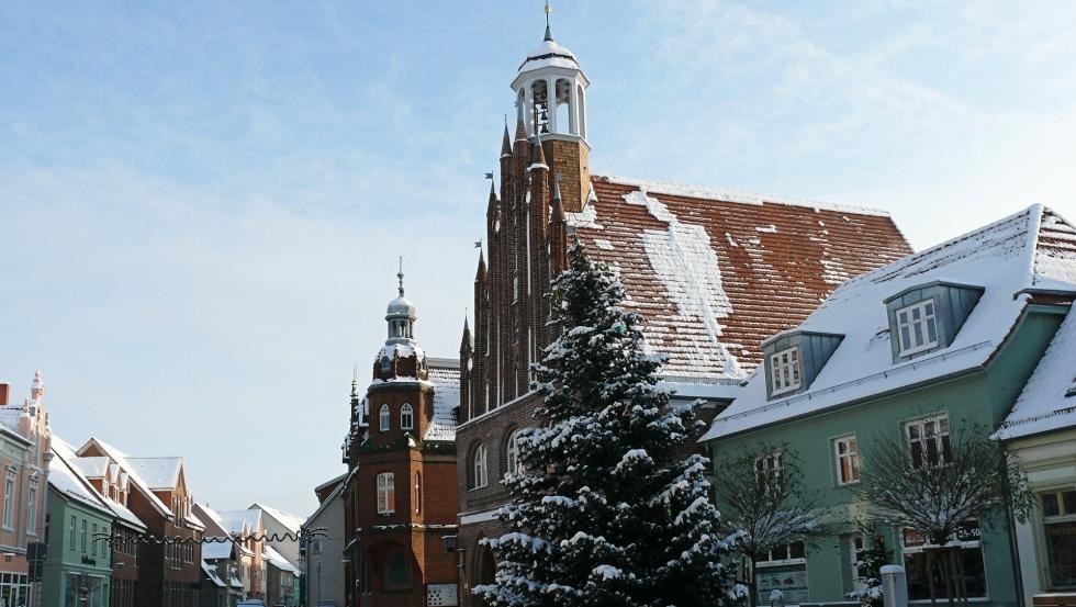 Grimmener Rathaus im Winter, © Ingo Belka