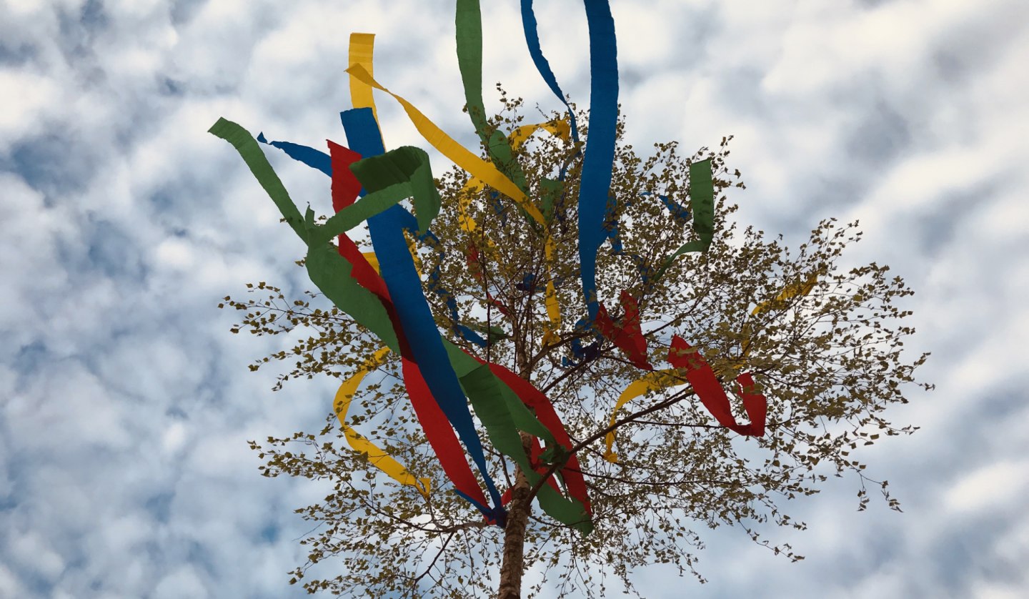 Der bunt geschmückte Maibaum, © Kurverwaltung Sellin