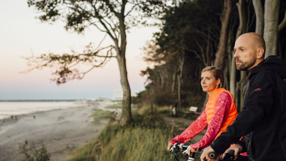 Entlang der Ostseeküste ergeben sich Ausblicke wie im Bilderbuch., © TMV/Roth