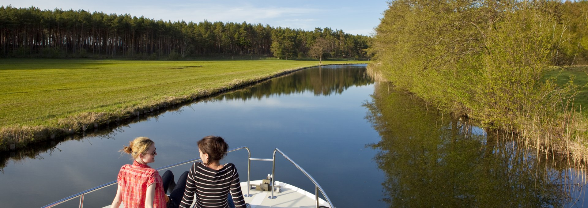 Kanalromantik bei Sonnenschein auf dem Hausboot, © Holger Leue