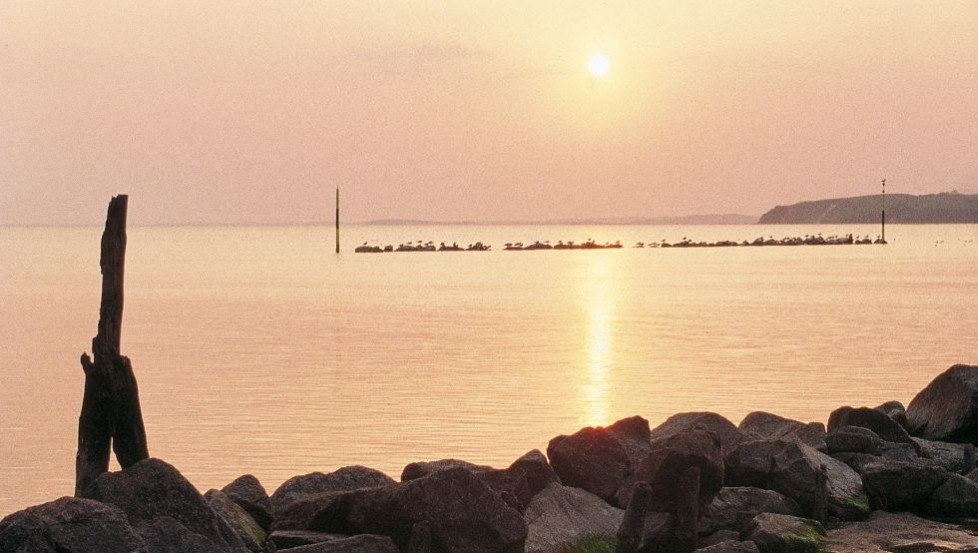 Sonnenuntergang über dem Jasmunder Bodden, © TMV/Agentur Waterkant