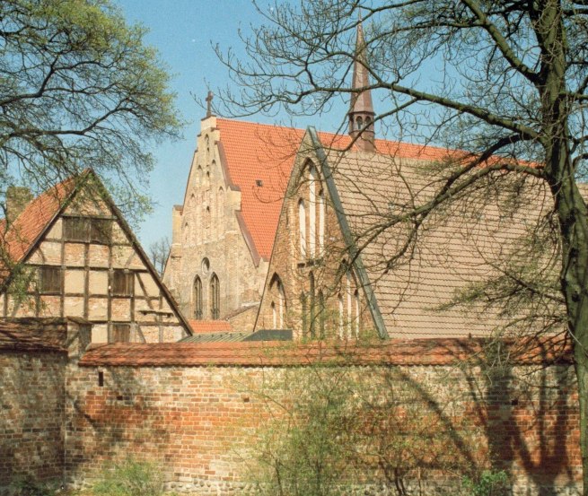 Wallanlagen beim Kloster zum Heiligen Kreuz, © Irma Schmidt