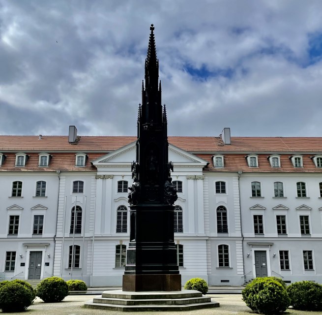 Die Universität Greifswald mit dem Rubenowdenkmal., © Gudrun Koch