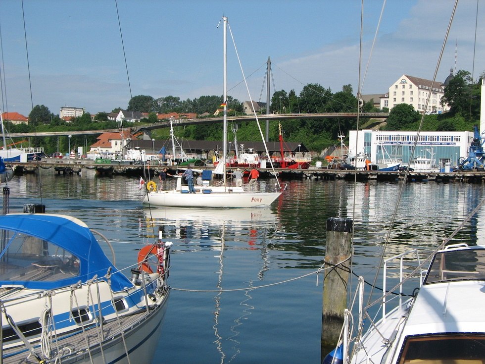 Fußgängerbrücke zum Stadthafen Sassnitz, © Tourismuszentrale Rügen