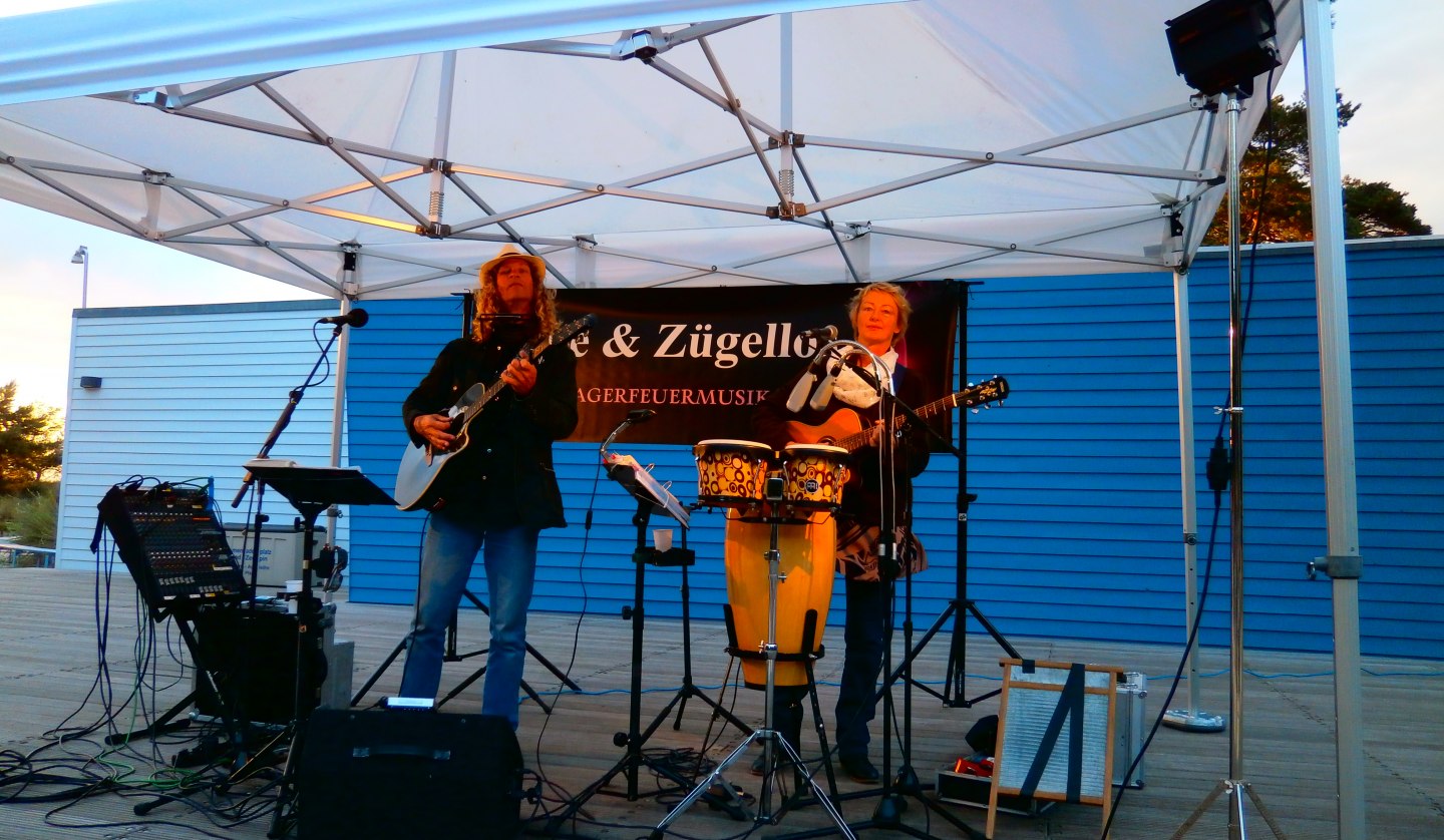 Musik to’n Sünnünnergang mit "Live & Zügellos", © p8140060